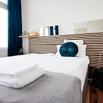 Nassau בית הארחה 3*